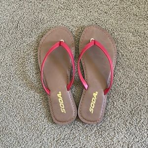 Soda sandals